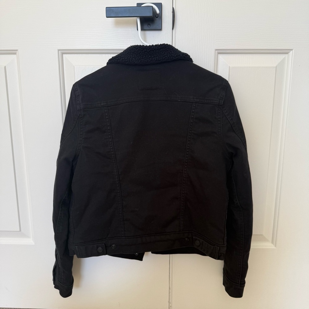 Levi’s Black Sherpa-Lined Trucker Jacket‎ Size Small - Picture 3 of 4